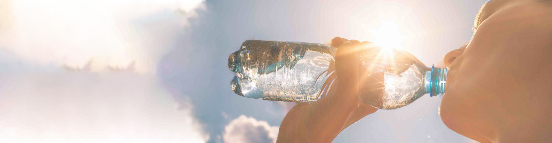 Sıcak yaz günlerinde su tüketimine dikkat: günde 2,5 litre su için