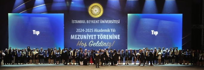 Tıp Fakültesi 2025 Mezunlarını Uğurladı